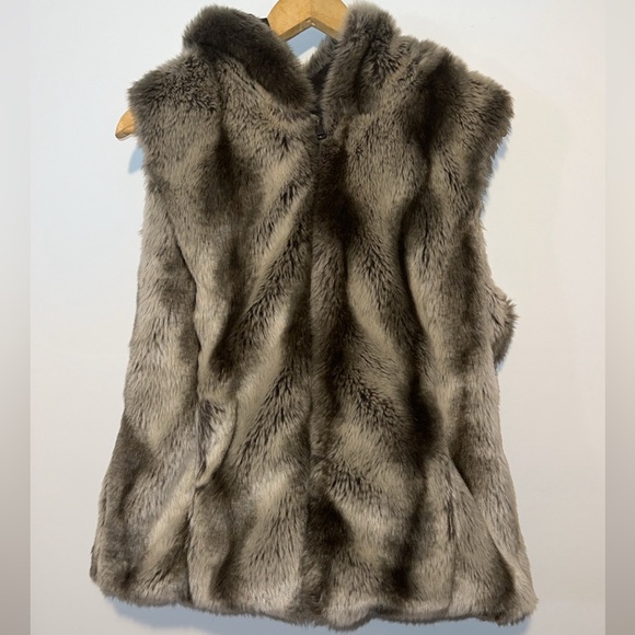 Kristen Blake Faux Fur Hooded Reversible Vest - Picture 3 of 9